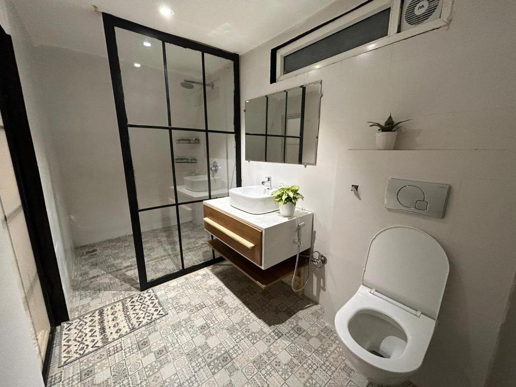 Modern bathroom